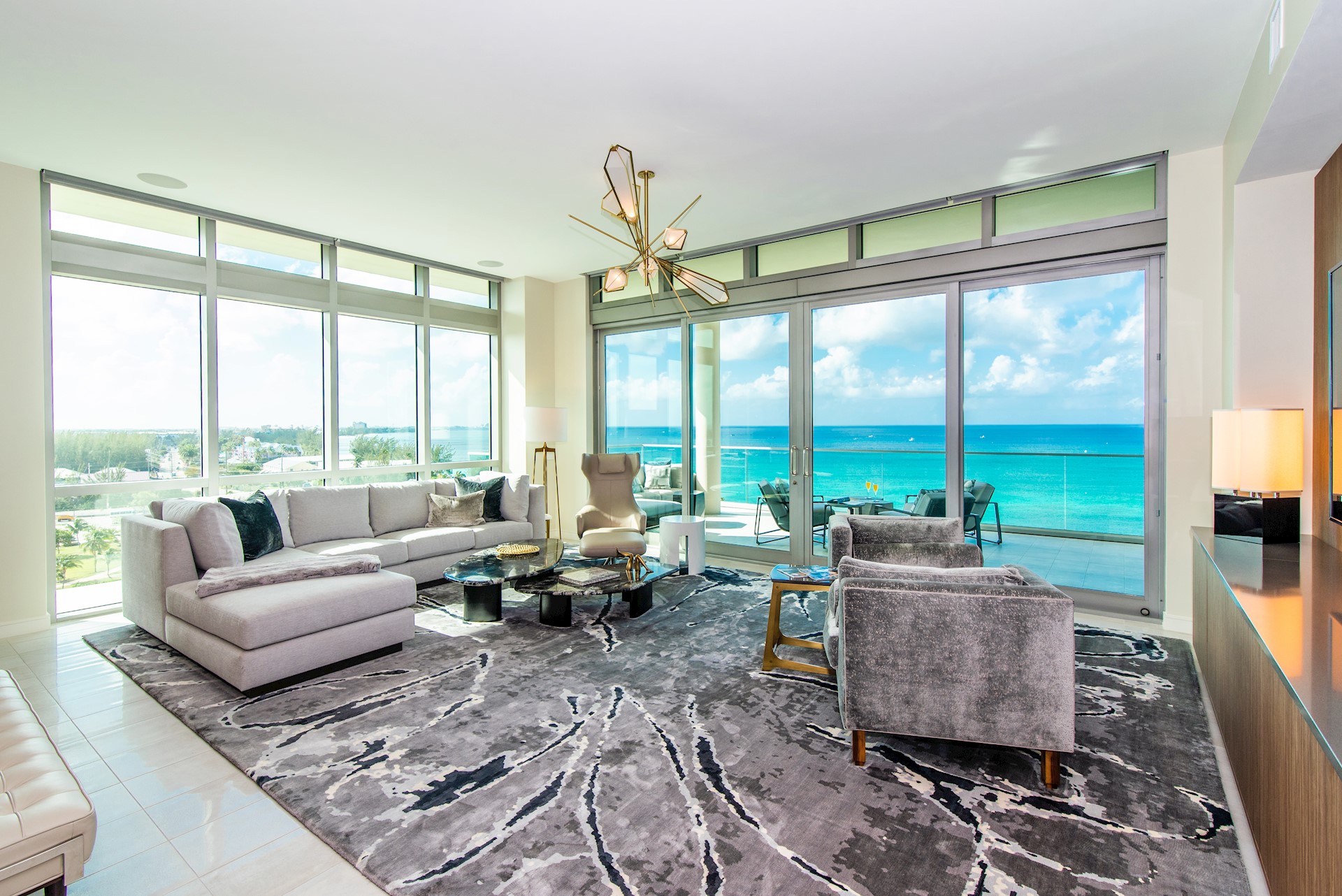 Luxurious Cayman condo at Seafire