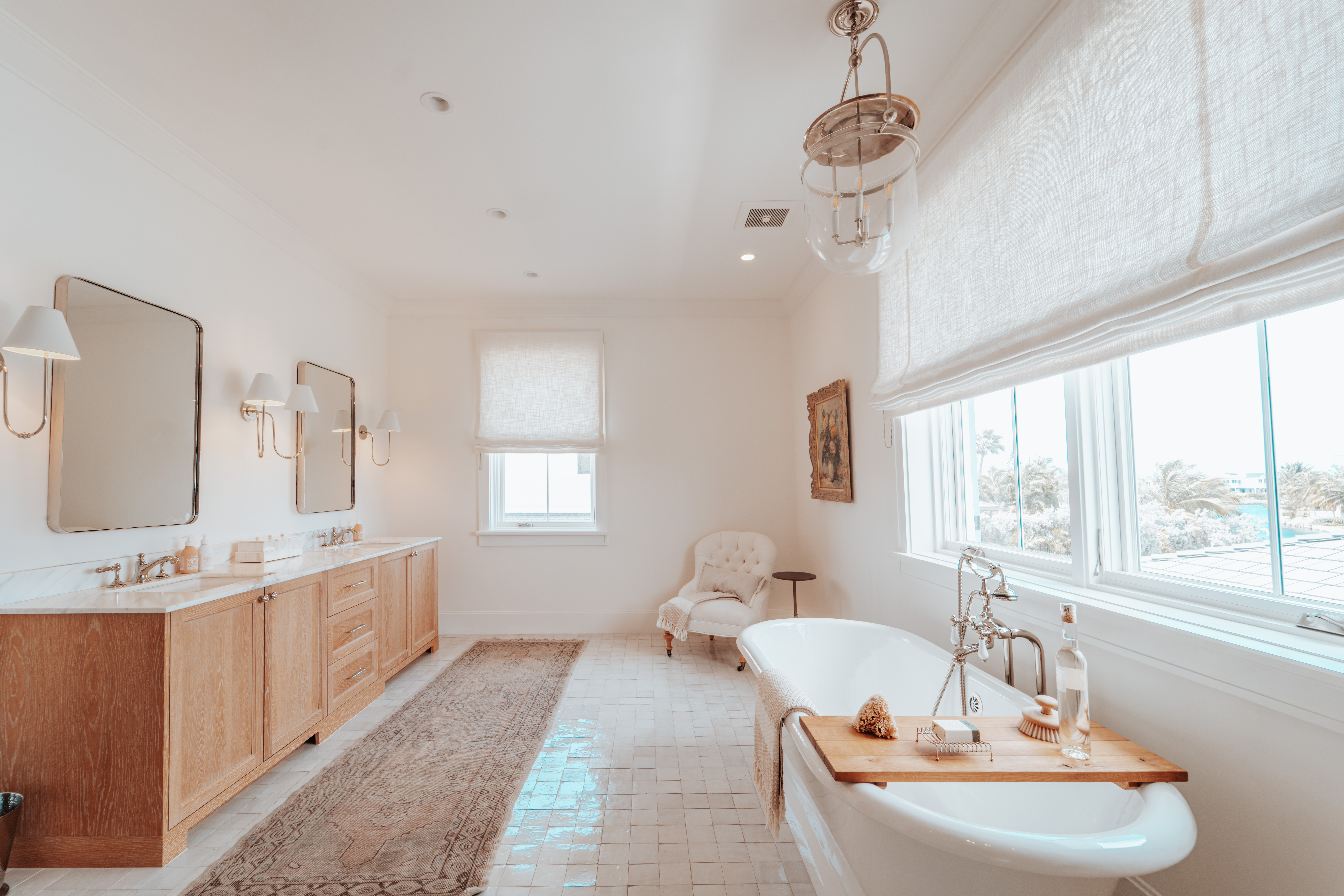 Lalique Pointe Primary Bathroom