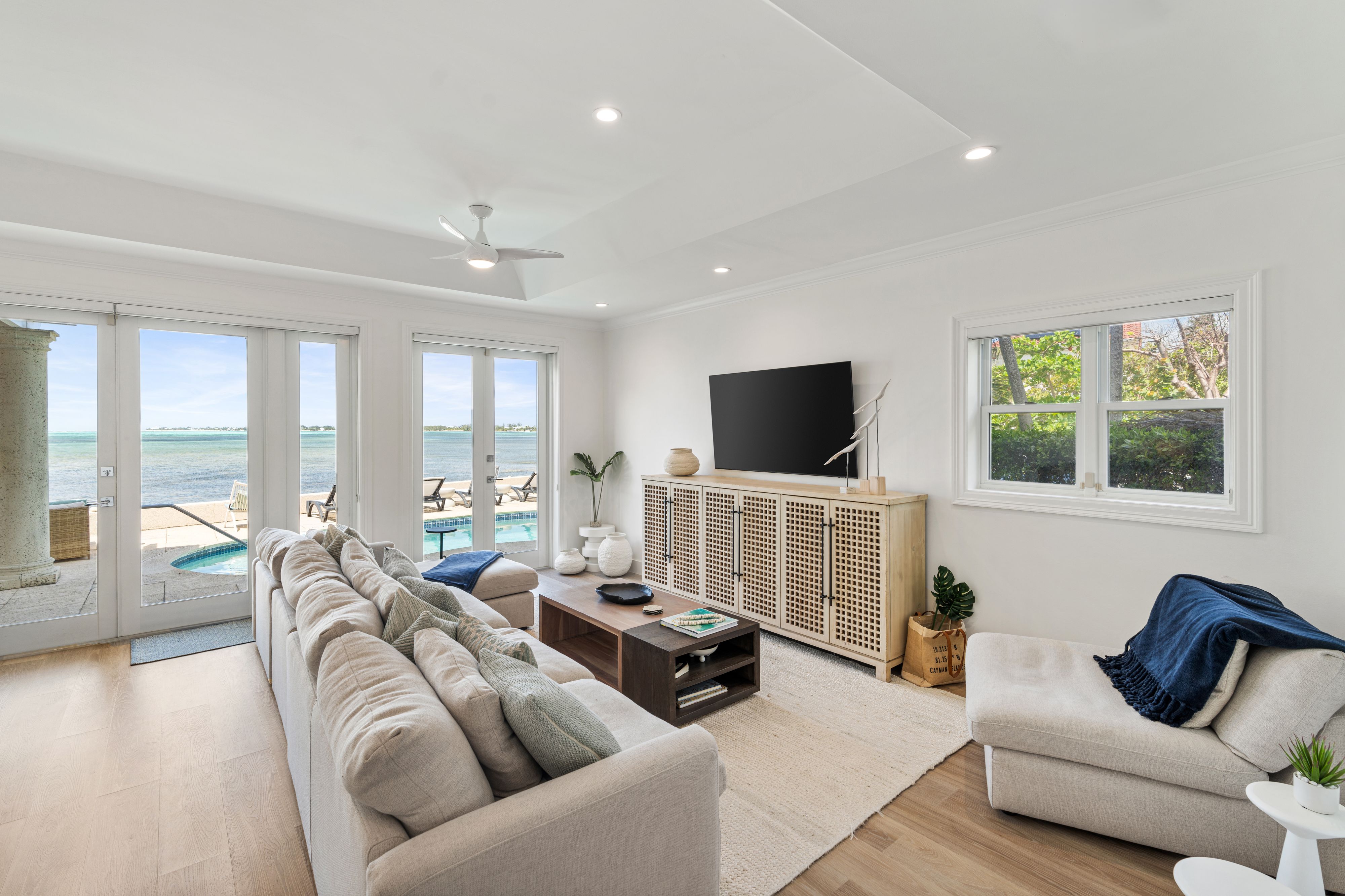 Palacades 1 Beach Front Real Estate Investment Grand Cayman